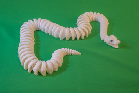 Ultra Realistic Leucistic Ball Python – Fully Articulated Snake with Glass Eyes & Moving Jaw – Lifelike White Python Replica for Display, Cosplay, & Collectors