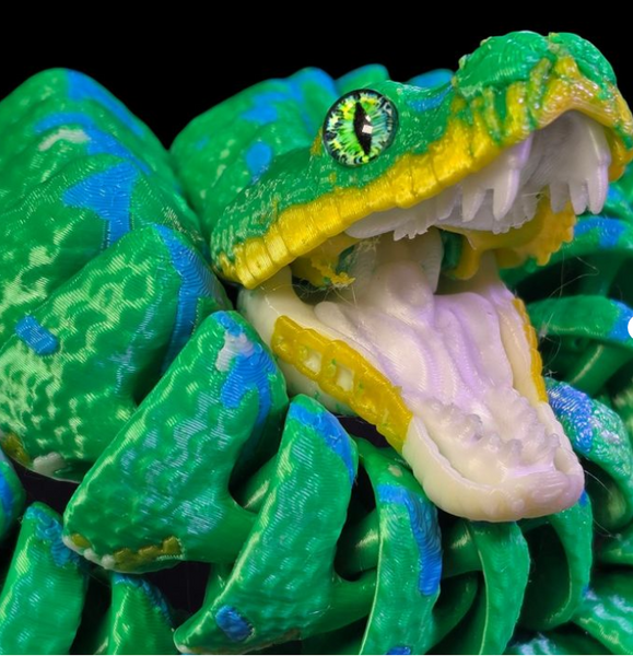 Ultra Realistic Green Tree Python– Fully Articulated Snake with Glass Eyes, Hinged Jaw, Detailed Mouth & Fangs – Includes Tree Stand Display